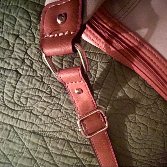 b.o.c  Shoulder Bag - Picture 7 of 9